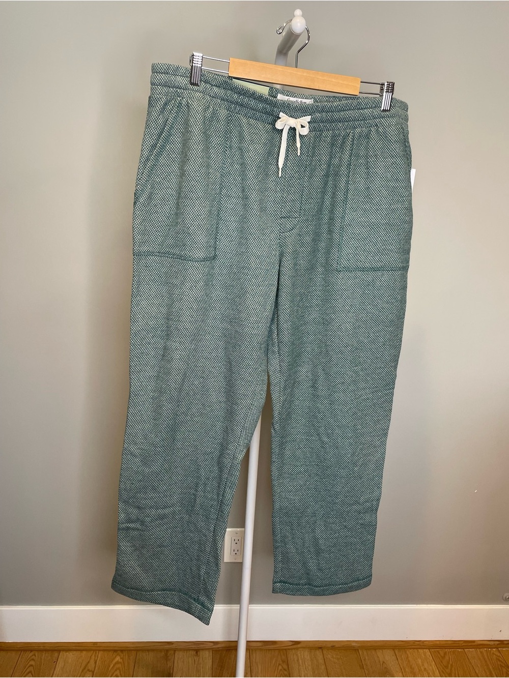 Goodfellow & Co Green and White Drawstring Lounge Pants - Large